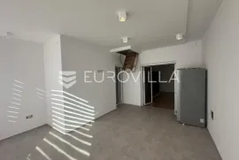 Pula,  Veruda, moderan trosoban stan NKP 95 m2 na idealnoj lokaciji, Pula, Apartamento