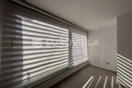 Pula,  Veruda, moderan trosoban stan NKP 95 m2 na idealnoj lokaciji, Pula, Apartamento