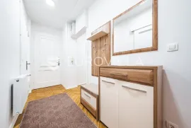 Zagreb, Bauerova, novouređen trosoban stan, PRVI NAJAM, 77 m2, Zagreb, Appartement