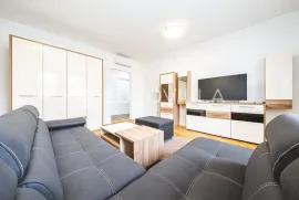 Zagreb, Bauerova, novouređen trosoban stan, PRVI NAJAM, 77 m2, Zagreb, Flat