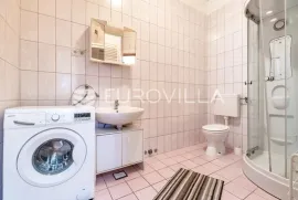 Zagreb, Kustošija, trosoban stan u prizemlju s parkirnim mjestom, Zagreb, Appartement