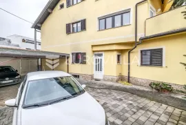 Zagreb, Jarun prekrasna kuća sa 6 apartmana 260m2, Zagreb, House