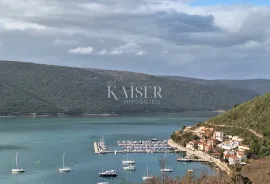 Labin, Trget, započeta gradnja obiteljske kuće, Labin, Famiglia