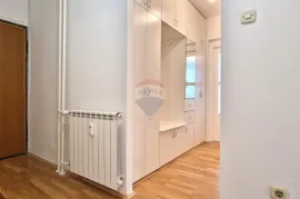 ZAGREB, Zapruđe, stan 61m2 2SS+DB uz park Bundek + garaža, Zagreb, Appartement