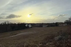 SAMO KOD NAS! GRAĐEVINSKO ZEMLJIŠTE NA TRAŽENOJ LOKACIJI!, Labin, Land