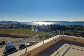 PREKRASNA VILA S BAZENOM I PANORAMSKIM POGLEDOM NA MORE, Vodice, بيت