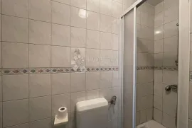 JEDNOSOBAN STAN S VRTOM - VIDIKOVAC, Pula, Flat