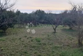 Građevinska parcela sa pogledom na more, Marčana, Terreno