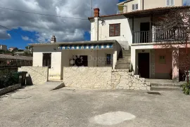 Povoljno dvojna kuća u Žrnovnici, Split - Okolica, Haus