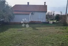 Kuca sa ogromnim potencijalom, Marčana, House