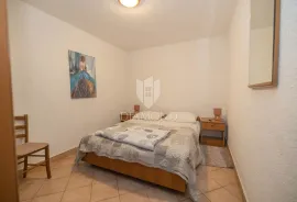 PRILIKA! Apartmanska kuća u Rovinju 600 m od mora, Rovinj, Famiglia