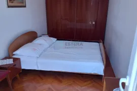 Prodaja, Biograd na Moru, kuća u nizu 60 m2, vrt, 2 etaže, Biograd Na Moru, Casa