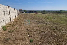 PRODAJA građevinsko zemljište 770 m2 Donje Raštane, Sveti Filip I Jakov, Γη