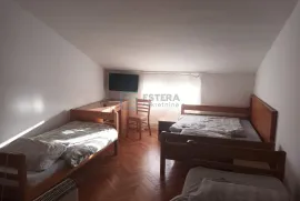 PRODAJA Kuća - Hostel sa 18 soba, 402 m2, Biograd na Moru, Biograd Na Moru, Haus