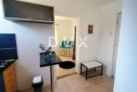 ZADAR, GORNJI KARIN - Apartmanska kuća s 5 stambenih jedinica, Obrovac, Casa