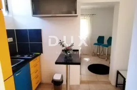 ZADAR, GORNJI KARIN - Apartmanska kuća s 5 stambenih jedinica, Obrovac, Casa