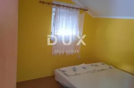 ZADAR, GORNJI KARIN - Katnica s tri apartmana u blizini mora, Obrovac, Casa