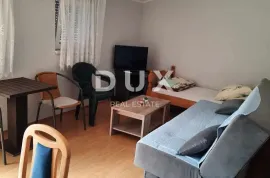 ZADAR, GORNJI KARIN - Katnica s tri apartmana u blizini mora, Obrovac, Casa