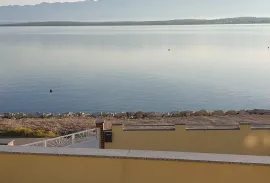 APARTMANSKA KUĆA U 1.REDU DO MORA, Nin, بيت