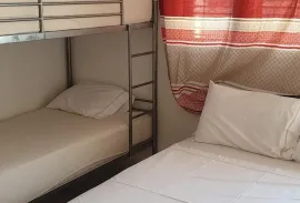 APARTMANSKA KUĆA U 1.REDU DO MORA, Nin, بيت