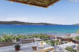 LUKSUZNI APARTMANI NA SAMOJ PLAŽI, Šibenik, Apartamento