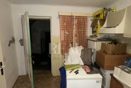 Baška, kuća u blizini mora na prodaju, Baška, Maison