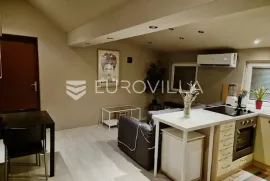 Zagreb, Rudeš, Zagrebačka cesta, dvosoban stan u kući 38 m2, Zagreb, Appartment