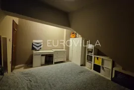 Zagreb, Rudeš, Zagrebačka cesta, dvosoban stan u kući 38 m2, Zagreb, Appartment