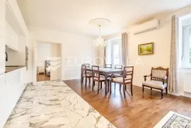 Zagreb, Šalata, prekrasan trosobni stan, 80m2, Zagreb, Daire