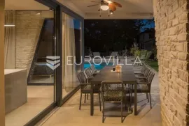 Istra, Poreč, moderna, nova  i elegantna vila NKP 190 m2 na uređenoj okućnici, Poreč, Casa