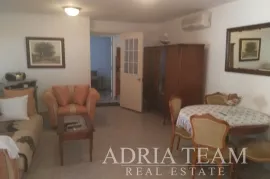 APARTMAN S VRTOM, OBNOVLJEN I PREDIVNO UREĐEN, PAG, Novalja, Kвартира