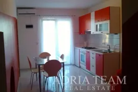 APARTMANSKA KUĆA S 7 APARTMANA, PRIVLAKA, Privlaka, Casa