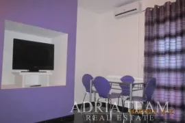 APARTMANSKA KUĆA S 7 APARTMANA, PRIVLAKA, Privlaka, Casa