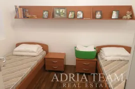 APARTMANSKA KUĆA S 3 APARTMANA, 120 M OD MORA, PETRČANE - ZADAR, Zadar - Okolica, Σπίτι