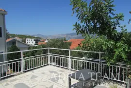 APARTMANSKA KUĆA, 150 M OD MORA, IZVRSNA POZICIJA!! SPLIT - SLATINE, Split, بيت