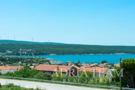 APARTMANSKA KUĆA S BAZENOM, 600 M OD MORA, GORNJI KARIN - OBROVAC, Obrovac, Casa