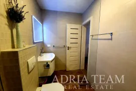 KAMENA KUĆA S BAZENOM, 800 M OD MORA, PRIVLAKA - ZADAR, Privlaka, Ev