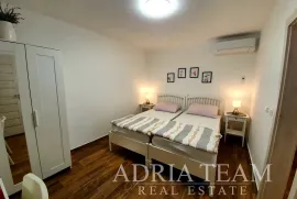 KAMENA KUĆA S BAZENOM, 800 M OD MORA, PRIVLAKA - ZADAR, Privlaka, Ev