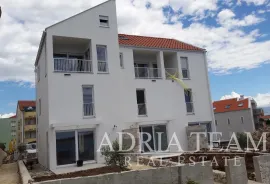 APARTMAN S POGLEDOM NA MORE, 10 m OD PLAŽE! AKCIJA! POVLJANA - PAG, VRUĆA PONUDA!, Povljana, Kвартира