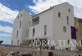 APARTMAN S POGLEDOM NA MORE, 10 m OD PLAŽE! AKCIJA! POVLJANA - PAG, VRUĆA PONUDA!, Povljana, Kвартира