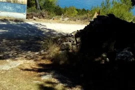 POLJOPRIVREDNO ZEMLJIŠTE, TOP POZICIJA! 100 m OD MORA, BRAČ - SPLITSKA, Supetar, Land