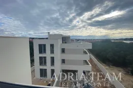 NOVO U PONUDI!! APARTMANI NA TOP LOKACIJI, 100 m OD MORA, PETRČANE - ZADAR, Zadar - Okolica, Wohnung