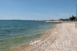 IZVRSNA PRILIKA! MIRNA I TIHA POZICIJA - GRAĐEVINSKO ZEMLJIŠTE PRAVILNOG OBLIKA, 500 m OD MORA, VRSI - ZADAR, Nin, Land