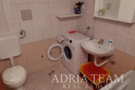 APARTMAN S 2 SPAVAĆE SOBE I POGLEDOM NA MORE, 50 M OD MORA, POVLJANA - PAG, Povljana, Διαμέρισμα