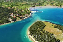 GRAĐEVINSKO ZEMLJIŠTE, IZVRSNA POZICIJA, 200 m OD MORA, PAŠMAN - MRLJANE, Pašman, Land