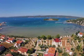 GRAĐEVINSKO ZEMLJIŠTE, IZVRSNA POZICIJA, 200 m OD MORA, PAŠMAN - MRLJANE, Pašman, Land