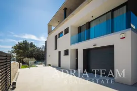 LUKSUZNA VILA S BAZENOM, 50 M OD MORA, PETRČANE - ZADAR, Zadar - Okolica, Дом