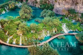 GRAĐEVINSKO ZEMLJIŠTE - PLITVIČKA JEZERA, Plitvička Jezera, أرض