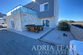 VILA S BAZENOM, 200 M OD MORA! PRIVLAKA - ZADAR, Privlaka, Casa