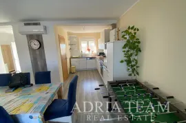 VILA S BAZENOM, 200 M OD MORA! PRIVLAKA - ZADAR, Privlaka, Casa